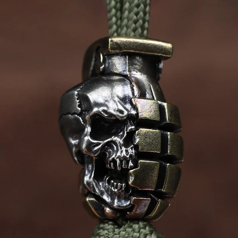 Dual Color Skull Grenade Brass - Paracord Bracelet recension och pris
